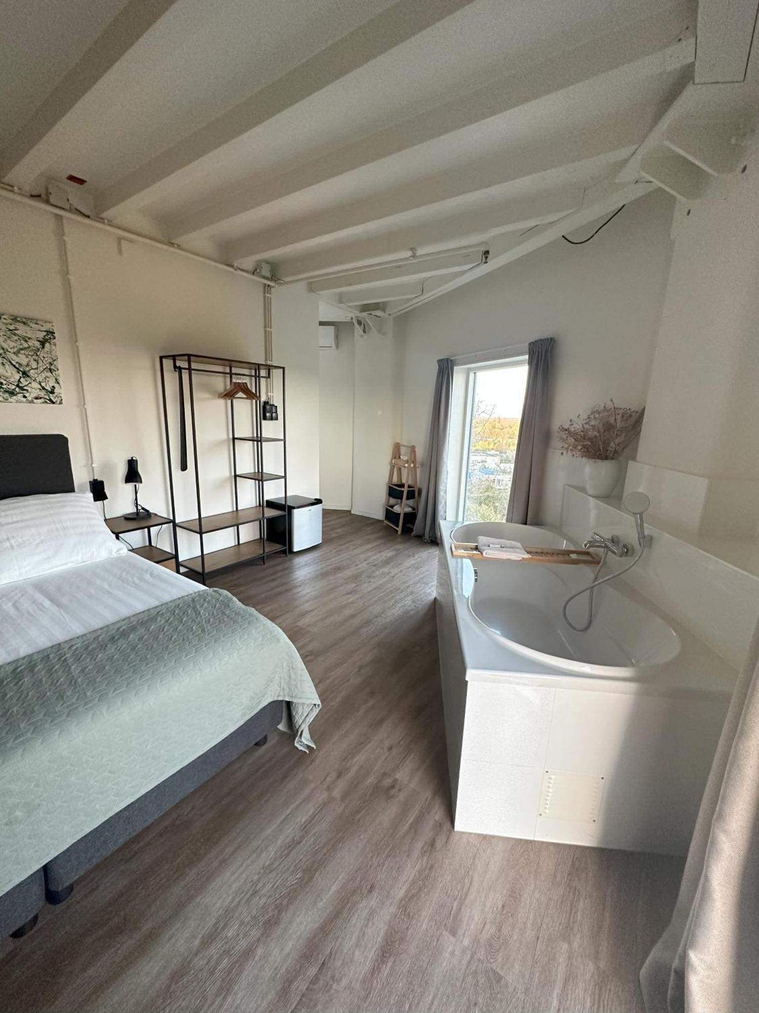 Hotel De Watertoren Dordrecht Dış mekan fotoğraf